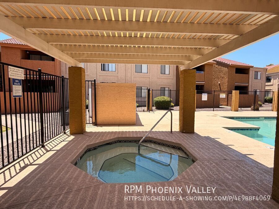 Foto del edificio - 825 S River Dr
