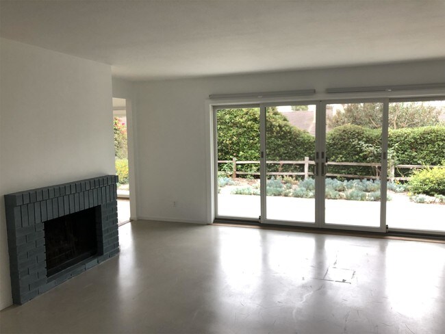Foto del edificio - 4630 Driftwood Cir