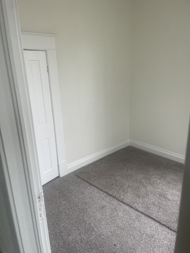 Building Photo - 1608 Marion Ave