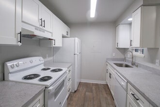 Building Photo - Sterling Ridge