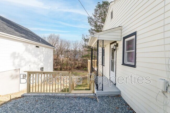 Building Photo - 709 Langford Ave