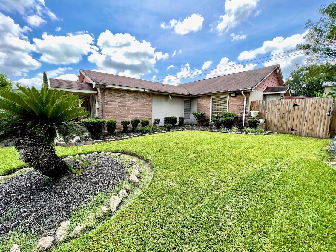 Foto del edificio - 3111 Windy Royal Dr