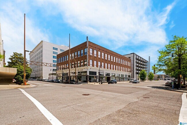 Foto del edificio - 1801 2nd Ave N