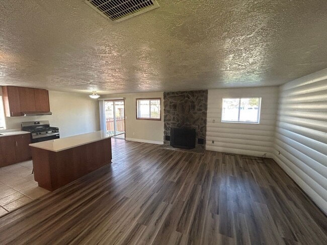 Building Photo - Renovated 3 Bedroom, 2 Bath Home in Newberg