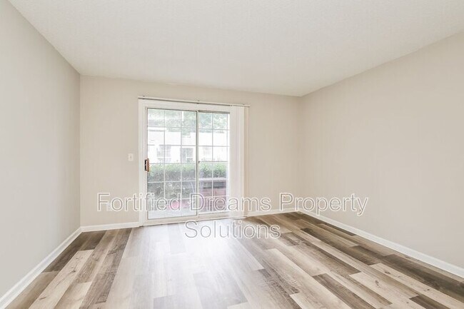 Foto del edificio - 5635 Hornaday Rd