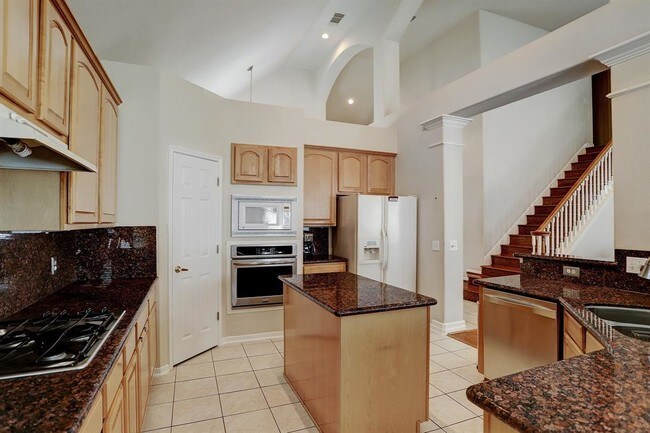Building Photo - 9315 Stoney Lake Dr