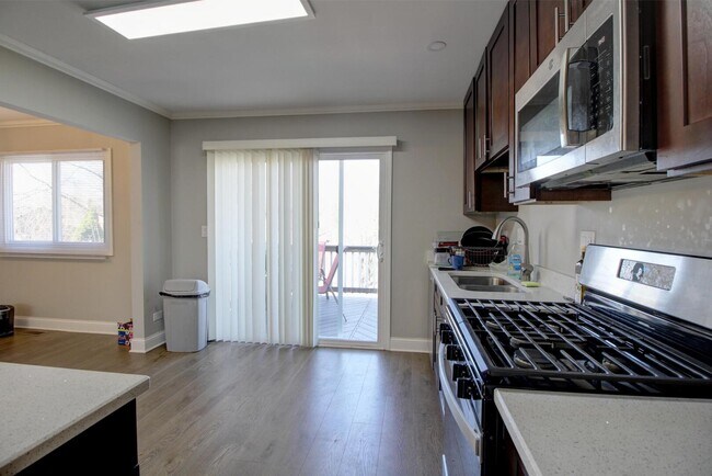 Foto del edificio - 147 Grady Dr