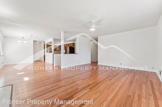 Building Photo - 2 br, 2.5 bath House - 2430 Miller St