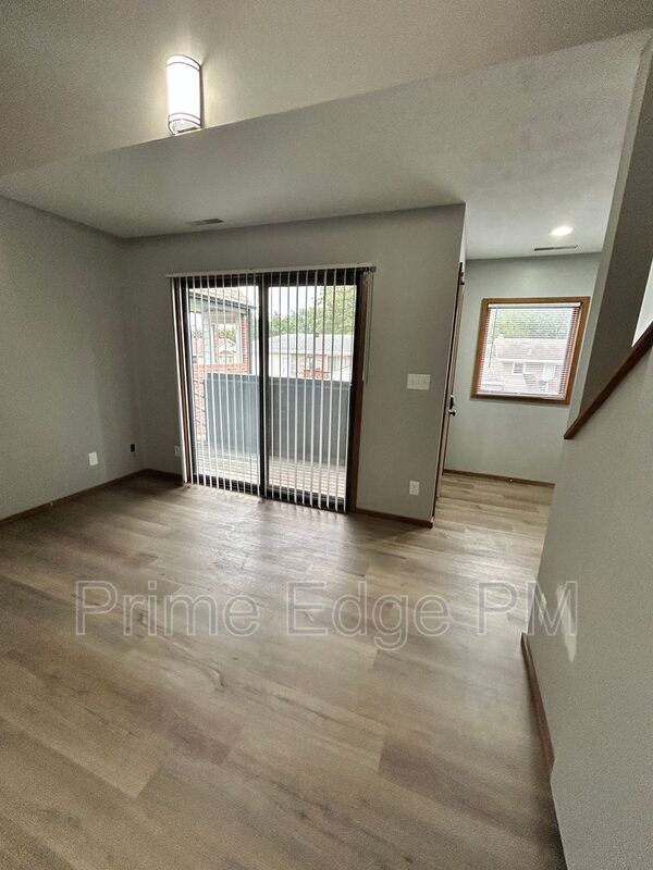Foto del edificio - 1701 Ridgehaven Ct