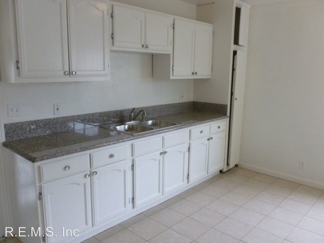 Building Photo - 10605 Buford Ave