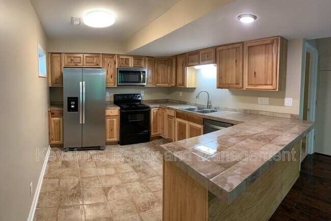 Building Photo - 145 Daffodil Dr