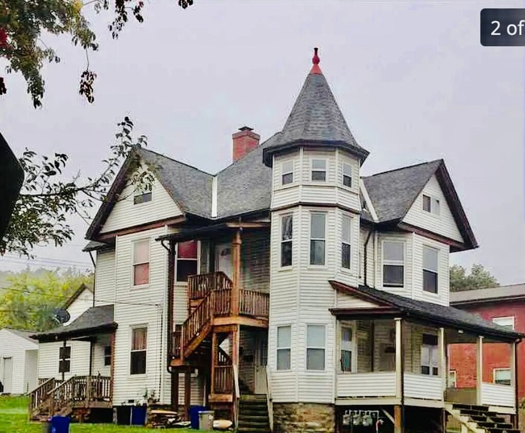 Primary Photo - 1726 Ridge Avenue (White Glove)