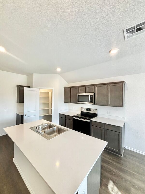 Building Photo - 1714 Willow Crk Rd