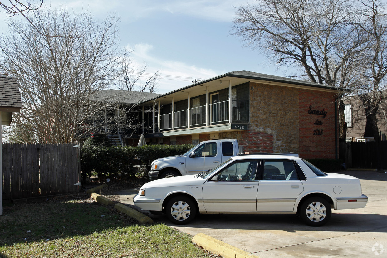 Foto del edificio - Belle Isle 8 Plex