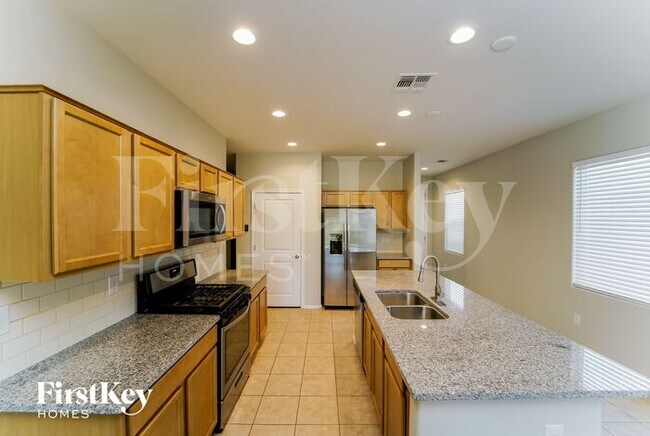 Building Photo - 7519 S Via Rancho La Costa