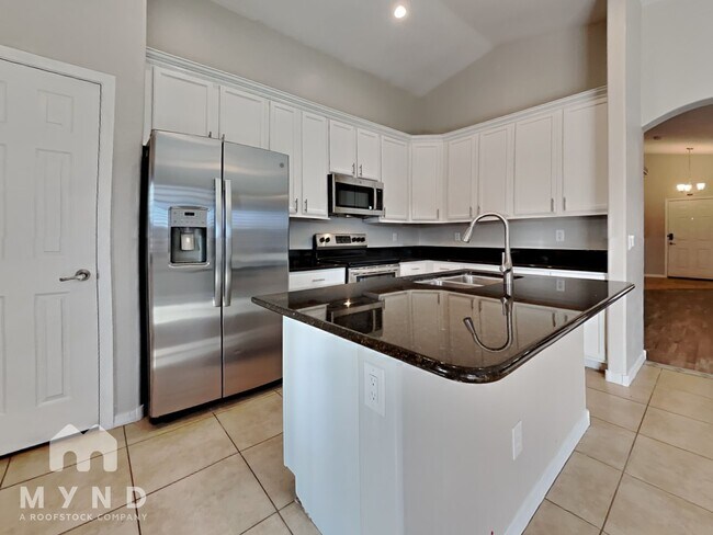 Building Photo - 11143 W Mariposa Dr