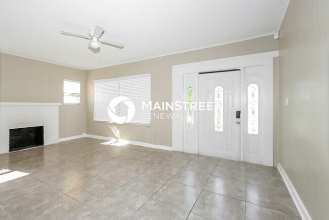 Building Photo - 3 Bedroom Pet-Friendly Home in West Palm Beach, FL with Main Street Renewal