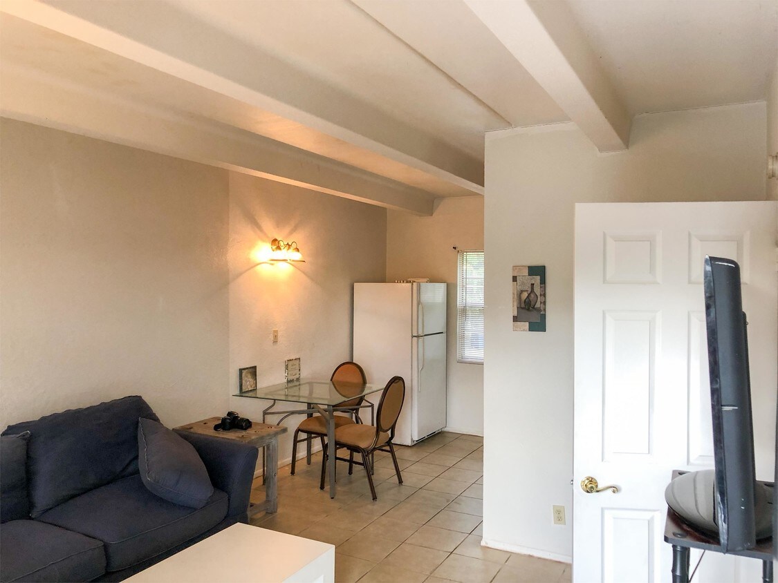 Foto principal - 5261 Alhambra Dr