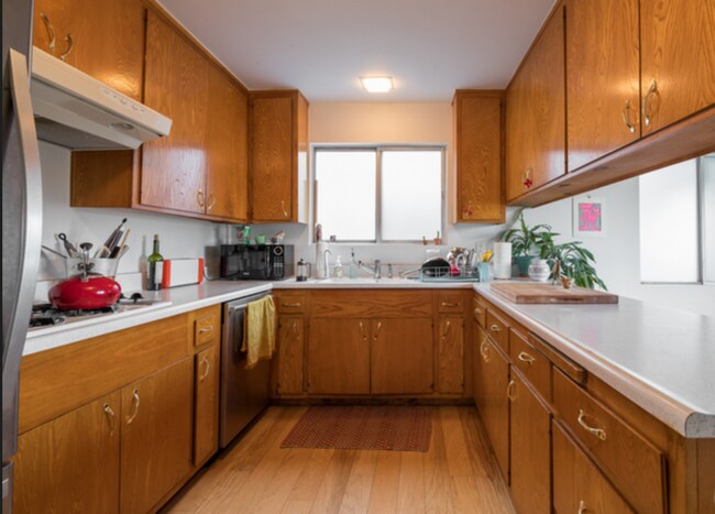 Building Photo - 5127 Irvington Ter