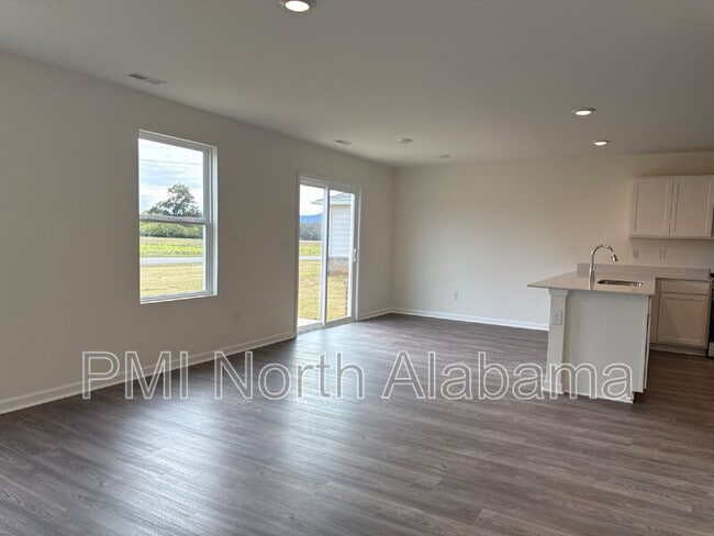 Building Photo - 112 Vulcan St