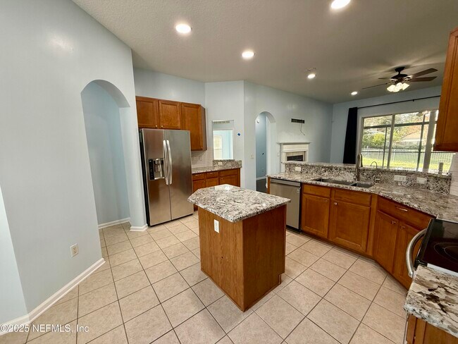Building Photo - 1549 W Windy Willow Dr