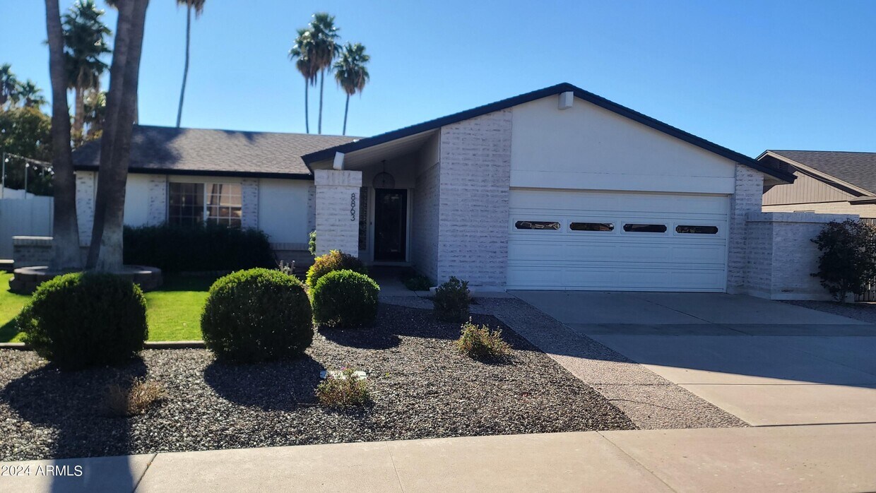 Foto principal - 8863 E Sheena Dr