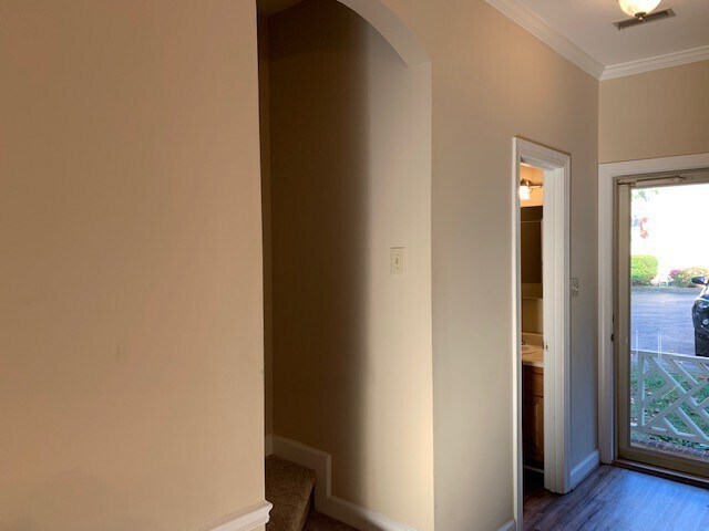 Foto del edificio - 403 Danforth Drive- Bev Roberts Rentals & ...