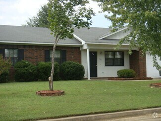 Building Photo - 1207 N Quincy Ave