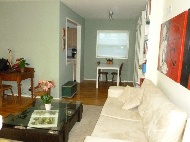 Building Photo - 1218 Cabrillo Ave