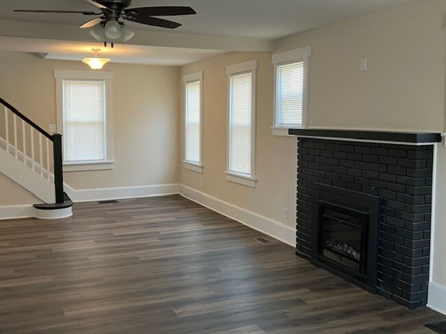 Foto del edificio - 6237-6273 Germantown Rd.