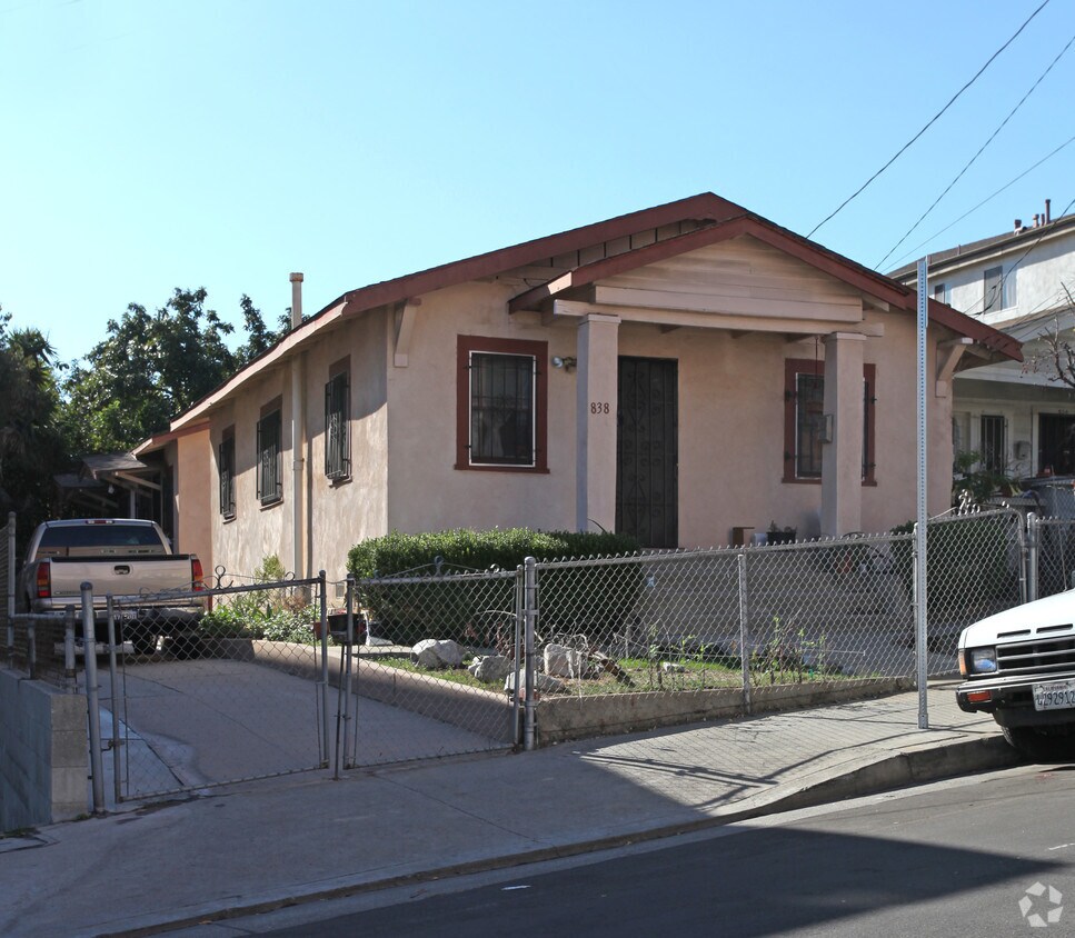 Primary Photo - 838 N Bunker Hill Ave