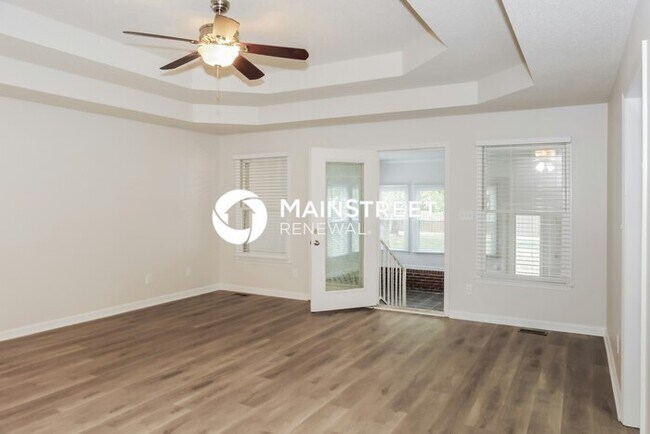 Foto del edificio - 3 Bedroom Pet-Friendly Home in HUNTSVILLE, AL with Main Street Renewal