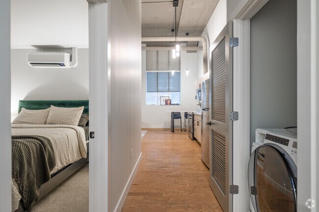 1HAB, 1BA - 642SF - Pasillo - H - Innovation Landing