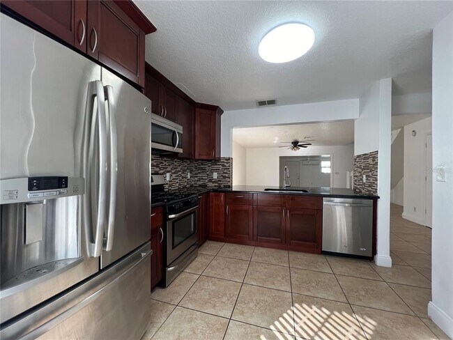 Building Photo - 7864 Brockwood Cir