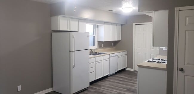 Foto del edificio - 2 bedroom 1 bath duplex