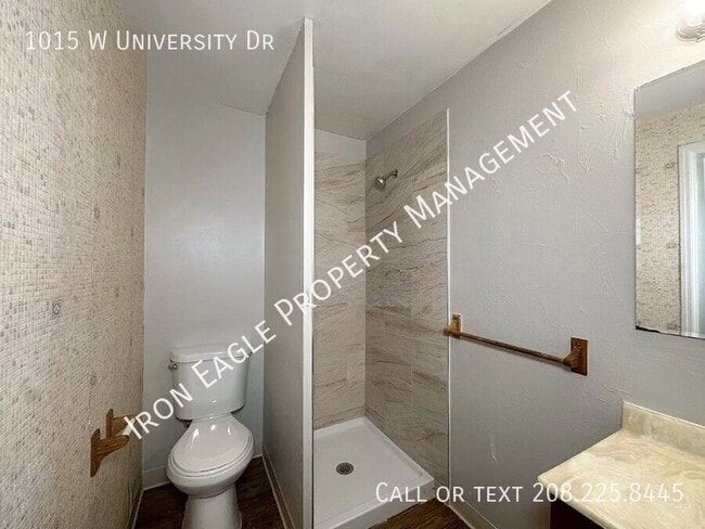 Building Photo - 1015 W University Dr