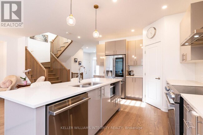 Building Photo - 744 Cope Dr