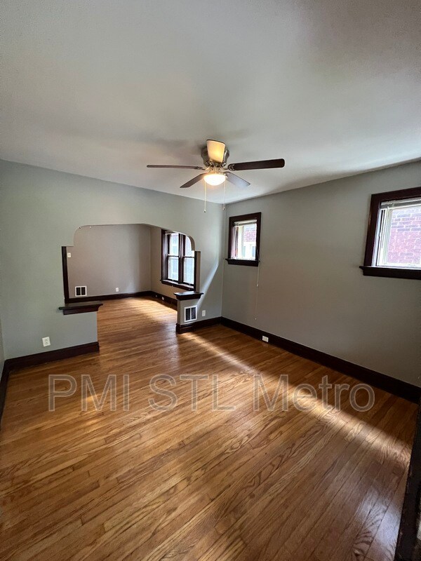 Building Photo - 4018-4020 Hydraulic Ave