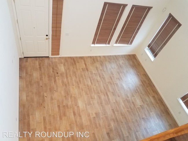 Building Photo - 9749 Summer Glen Way