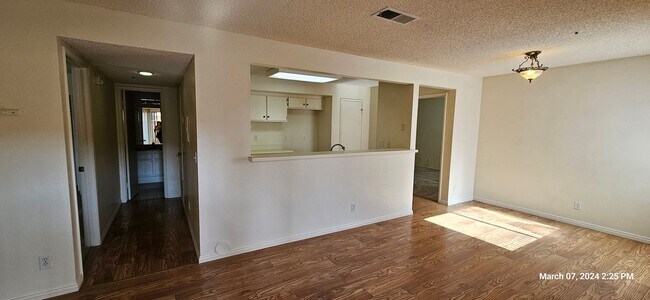 Foto del edificio - Las Palmas Down Stairs Condo in Gated Comm...