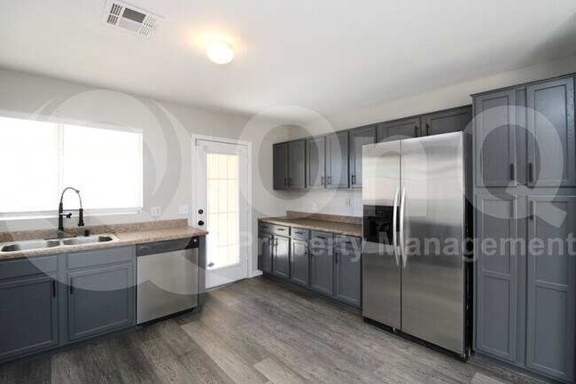 Foto del edificio - 4105 West Myrtle Ave