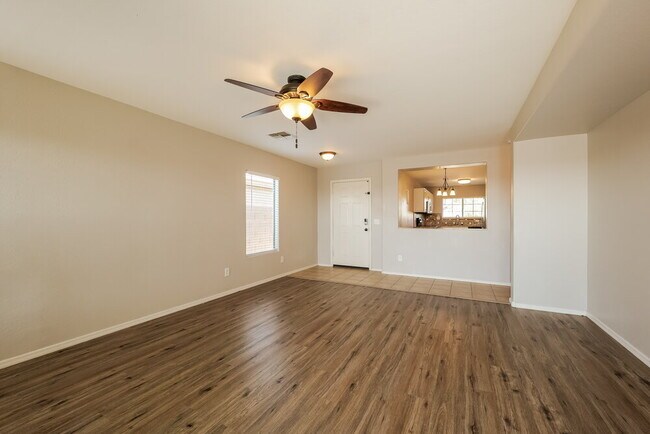 Building Photo - 30831 N Karen Ave