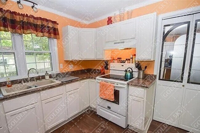 Foto del edificio - 2605 N Maplewood Ave