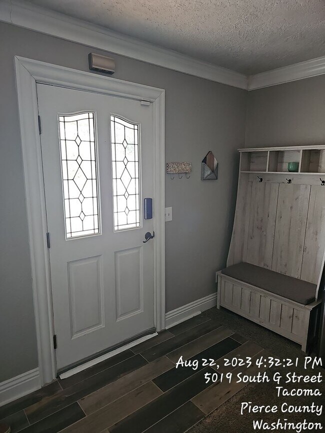 Foto del edificio - Heart of South Tacoma area - 3 bedroom 1.5...