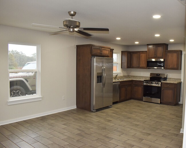 Foto del edificio - 130 East Ave