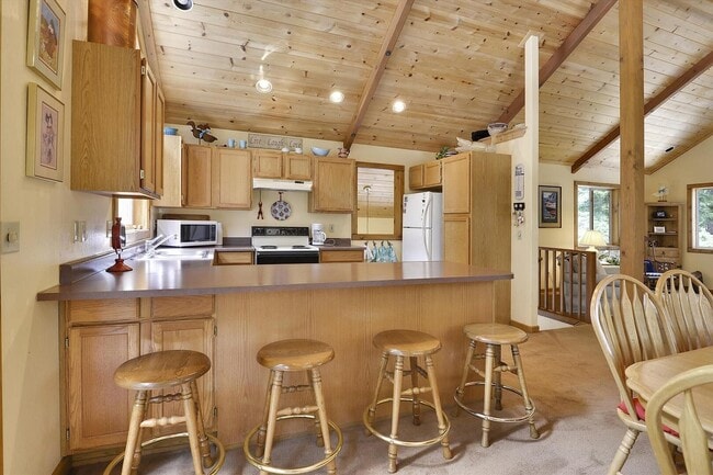 Building Photo - Woodacre Ski Lease
