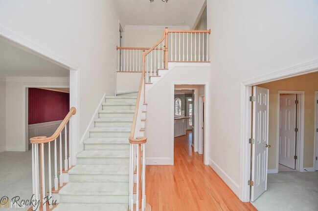 Building Photo - 2075 Park Glenn Dr