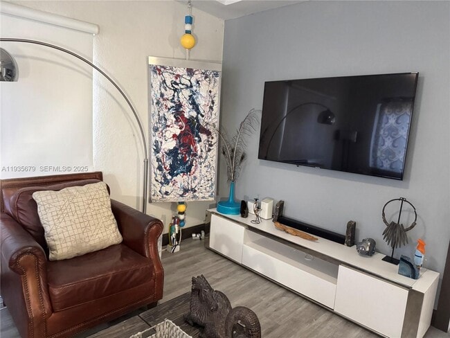 Foto del edificio - 168 NW 53rd St