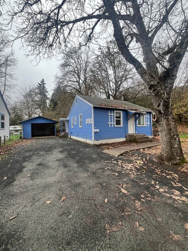 Foto del edificio - 2-Bedroom 1-Bathroom home in Cottage Grove!