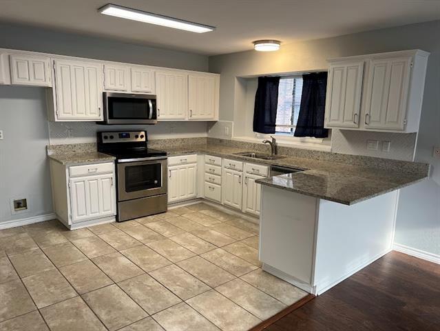Building Photo - 7909 Iola Dr